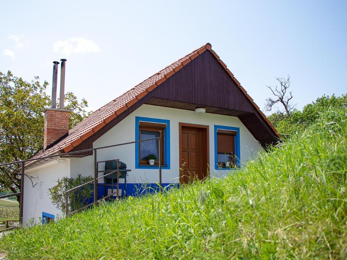 Na Vinarske Stezce *