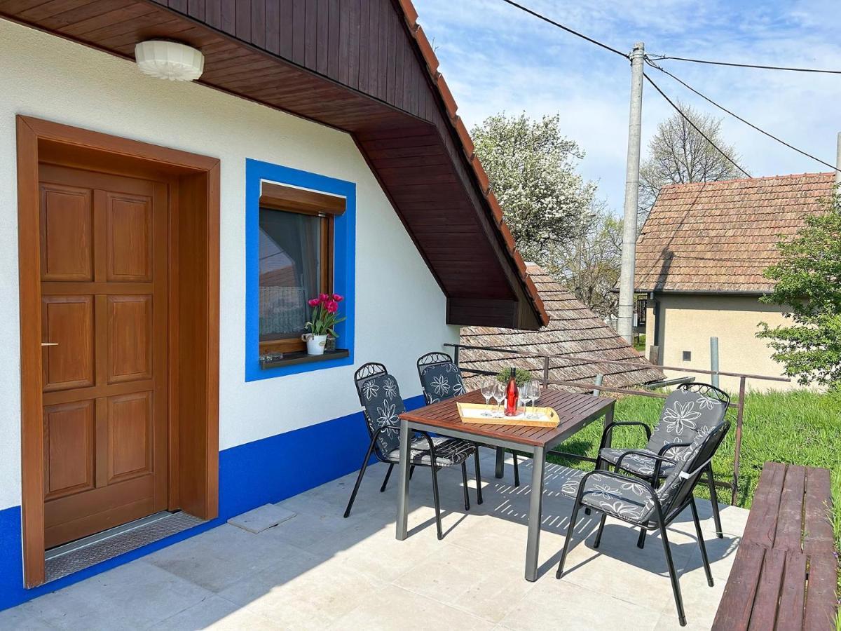 Na Vinarske Stezce Velké Bílovice